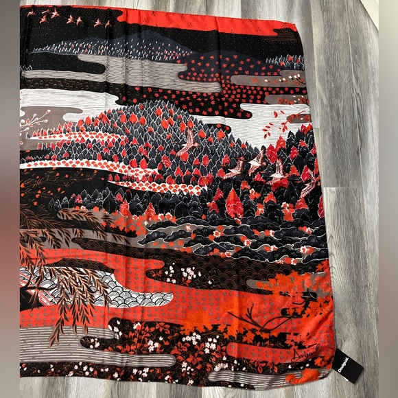 NWT - Desigual Women’s Bird & Forest Landscape Print Square Scarf - Size 48”x48” - Picture 5 of 9